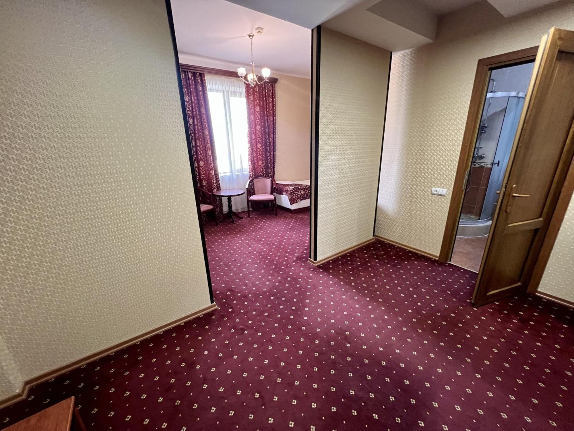 Armenian Royal Palace Erywań Zewnętrze zdjęcie