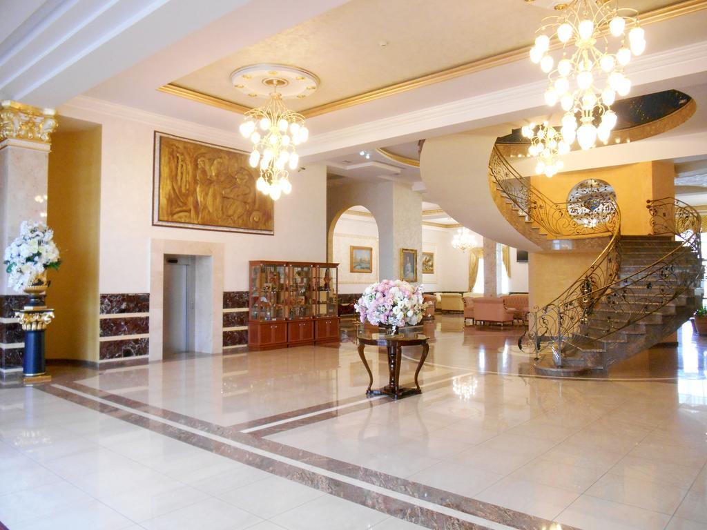 Armenian Royal Palace Erywań Zewnętrze zdjęcie