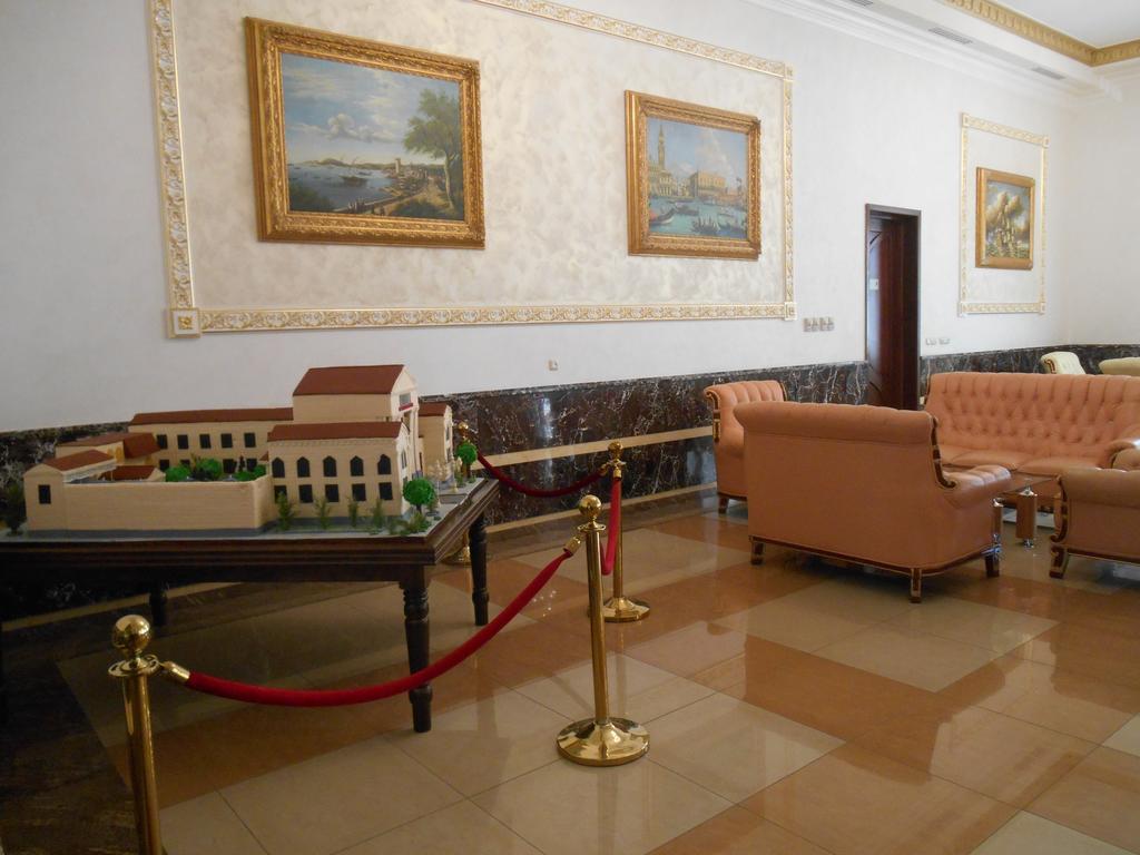 Armenian Royal Palace Erywań Zewnętrze zdjęcie