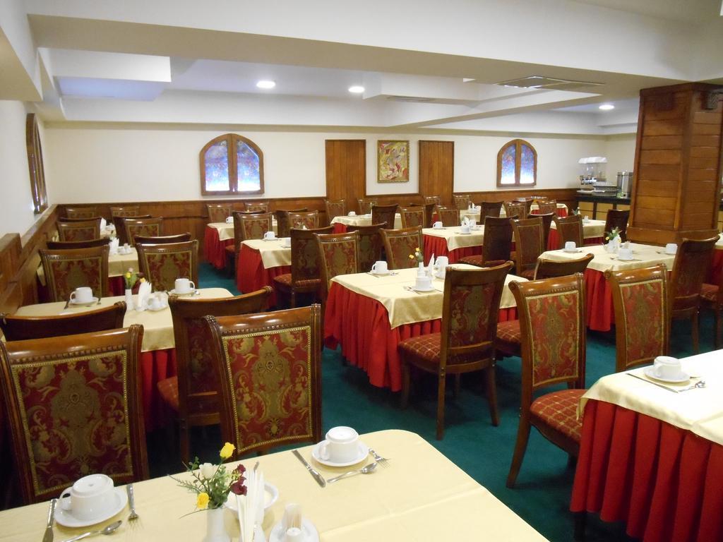 Armenian Royal Palace Erywań Zewnętrze zdjęcie