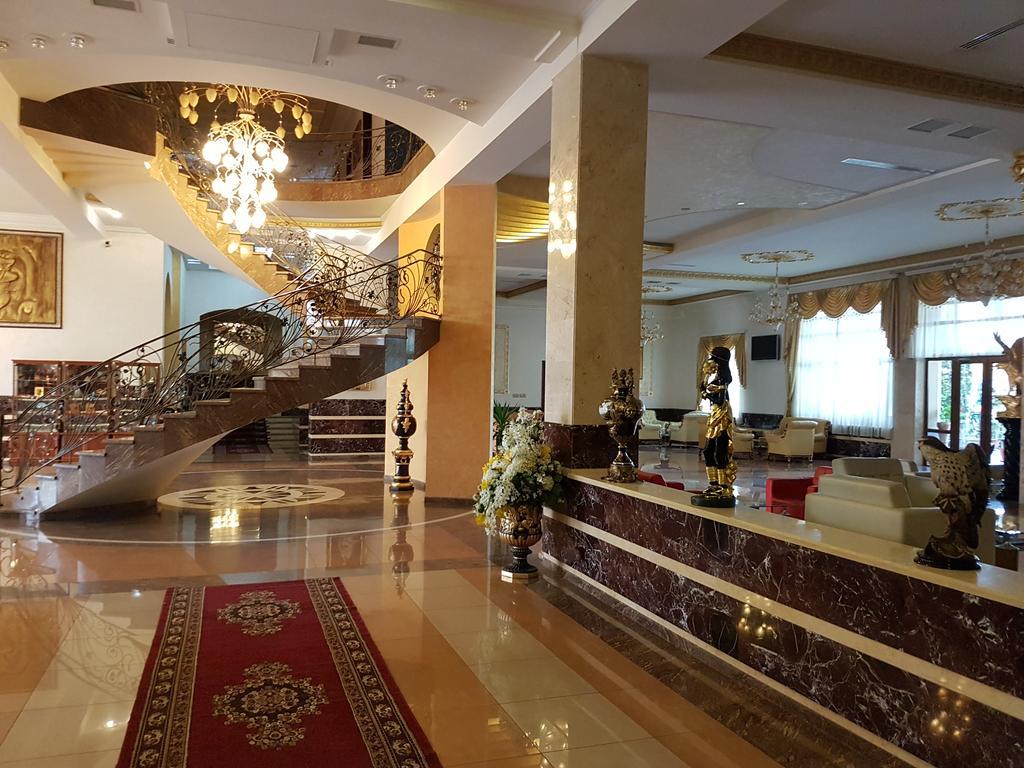 Armenian Royal Palace Erywań Zewnętrze zdjęcie