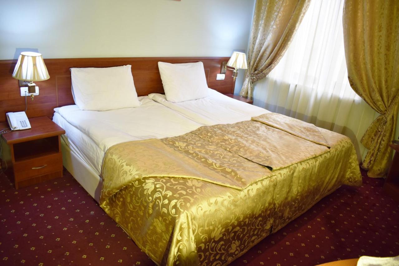 Armenian Royal Palace Erywań Zewnętrze zdjęcie